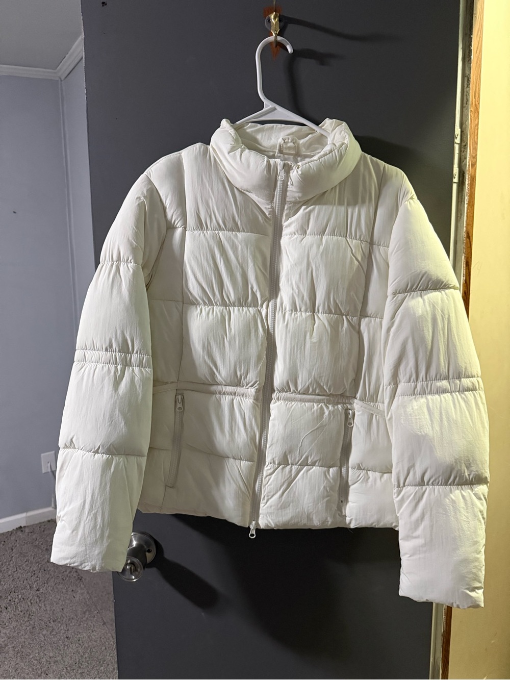 Forever 21 White Quilted Puffer Jacket - Full Zip